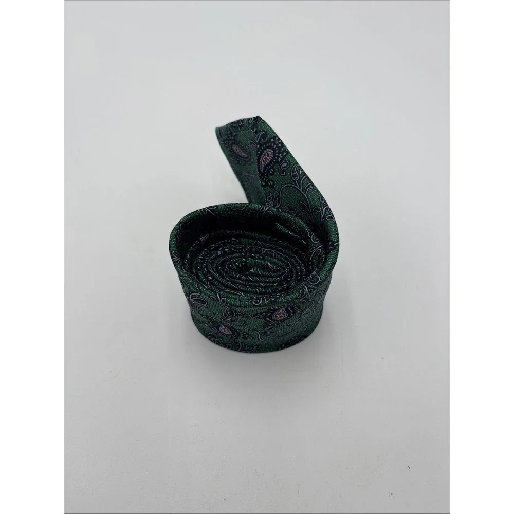 R Designed in Italy Green Paisley‎ 100% Silk Necktie Tie 60